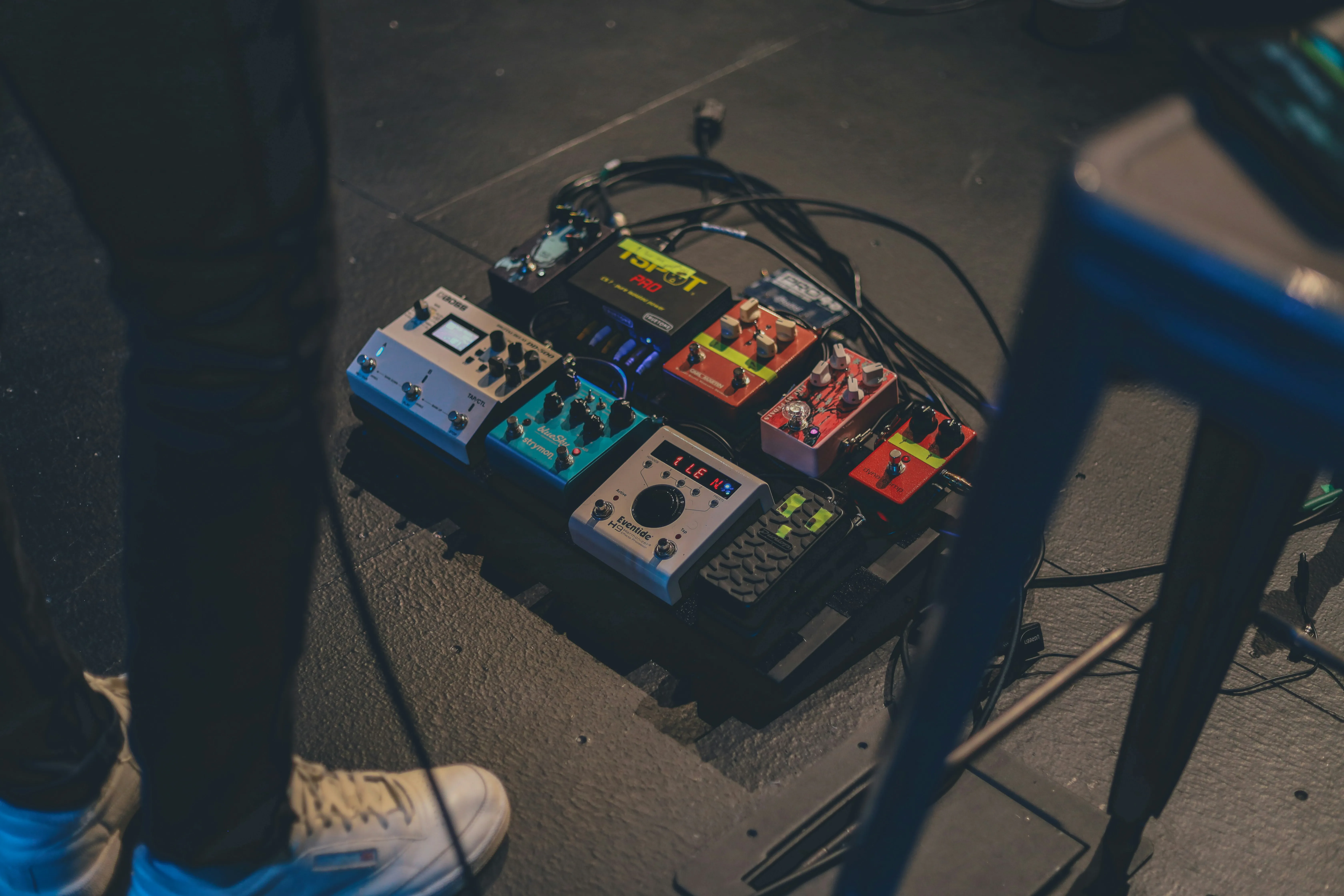Boss delay pedal on a worship guitar pedalboard