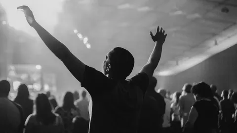 How to Build a Worship Setlist That Actually Flows